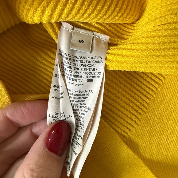 Yellow Short Sleeve Knit Top Small - Picture 2 of 2